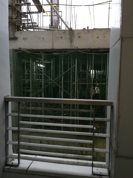 ５階廊下北側窓からの眺め